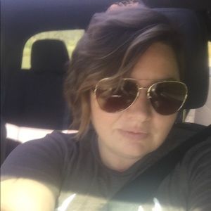 Meet your Posher, Pamela